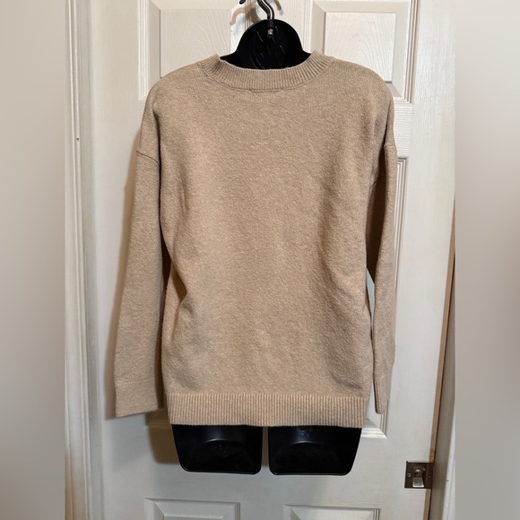 LOFT Women's Sweater - Picture 2 of 4